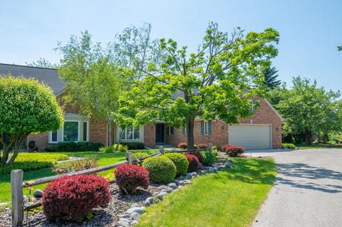 2617 W Lake Park, Mequon, WI 53092