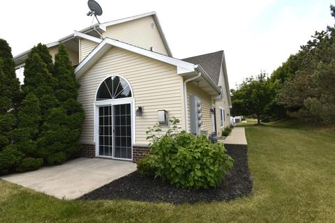 1096 Quinlan #A, Pewaukee, WI 53072