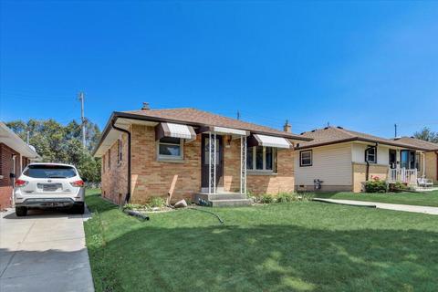 2312 S 85th, West Allis, WI 53227