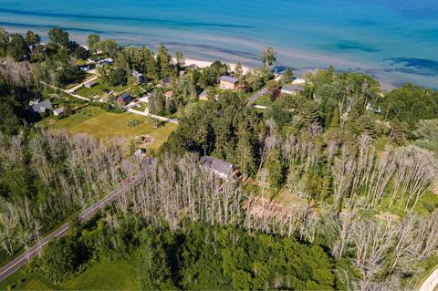 181 Pebble Bch, Belgium, WI 53013