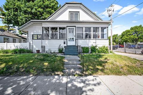 3121 S Brust, Milwaukee, WI 53207