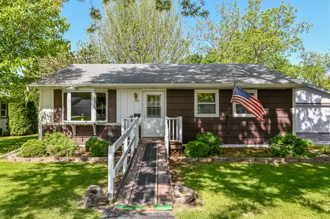 221 Goodwin, Hartland, WI 53029