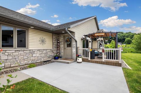 226 Rhyme, West Salem, WI 54669