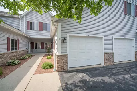2074 Pine Rdg #F, Grafton, WI 53024