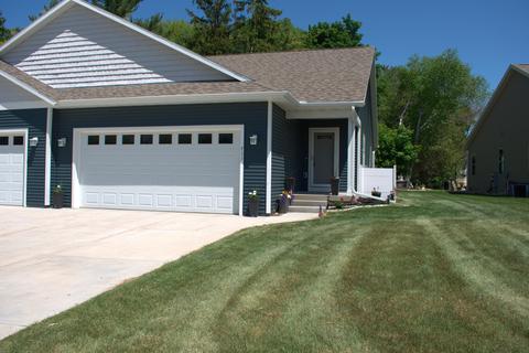 711 Laurie Ann, Watertown, WI 53098