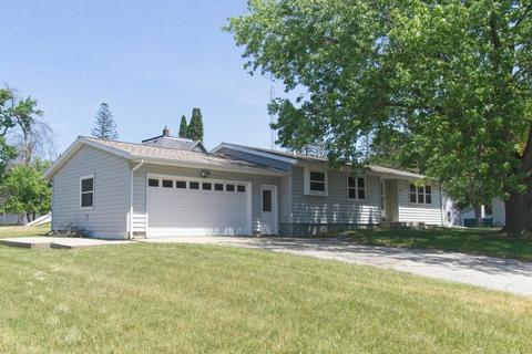 406 E Lafollette, Pardeeville, WI 53954