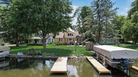 413 Fox Isle Park, Waterford, WI 53185