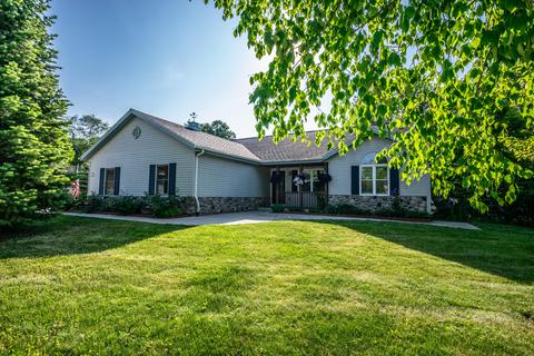 184 Fillmore, Fredonia, WI 53021