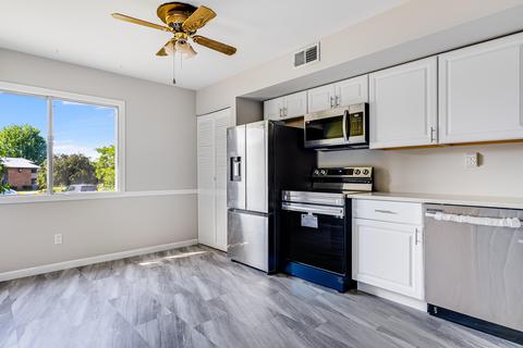 1520 Big Bnd #A, Waukesha, WI 53189