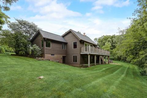 w333s221 Glen Oaks, Delafield, WI 53018