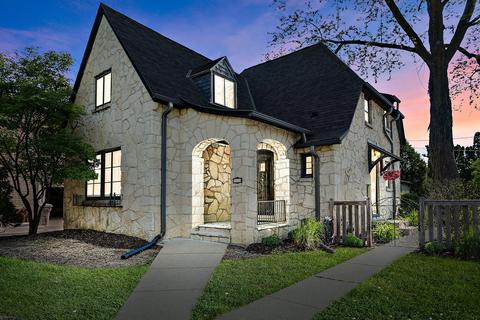5670 N Lk, Whitefish Bay, WI 53217