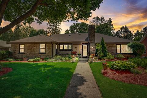 2728 N 98th, Milwaukee, WI 53222