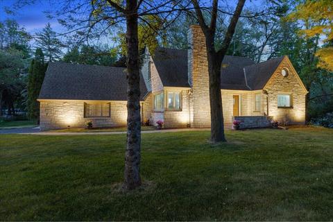 15050 W North, Brookfield, WI 53005