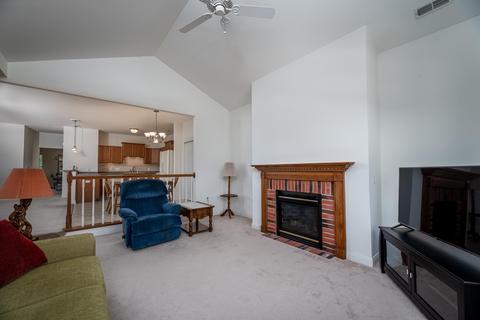 8667 S Roxbury, Oak Creek, WI 53154