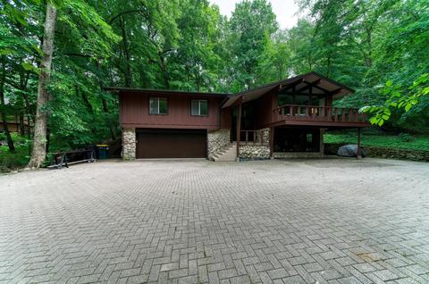 s94w23165 Meadow Vw, Big Bend, WI 53103