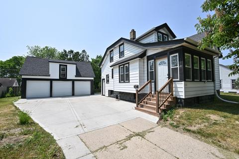7701 W Clarke, Wauwatosa, WI 53213