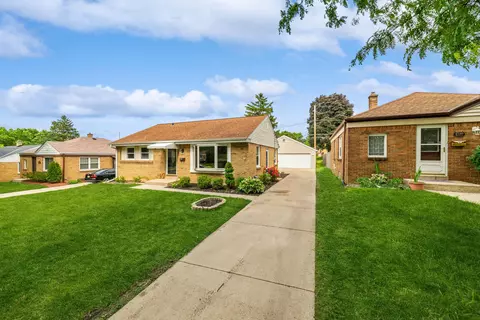 2724 S 52nd, Milwaukee, WI 53219