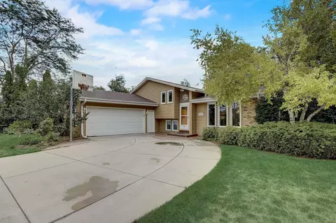 14205 W Glen Mdw, New Berlin, WI 53151