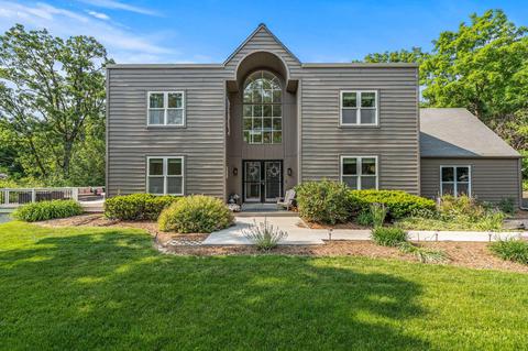 598 Garner, Delafield, WI 53018