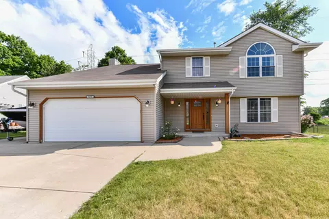 9350 S Regency, Oak Creek, WI 53154