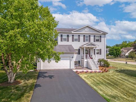 154 Amanda, Mukwonago, WI 53149