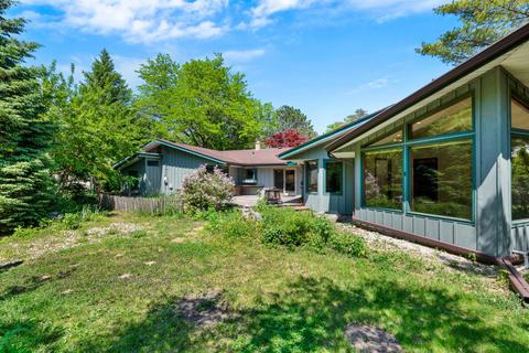 1129 W Montclaire, Glendale, WI 53217