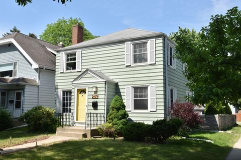 2479 N 66th, Wauwatosa, WI 53213