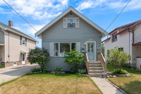 1211 Manila, Manitowoc, WI 54220