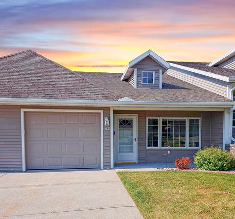 1250 Stillwater, Hartford, WI 53027