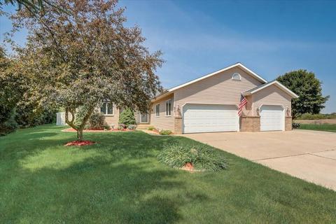 877 Hickory, Hartford, WI 53027