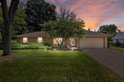 12109 Woodside, Wauwatosa, WI 53226