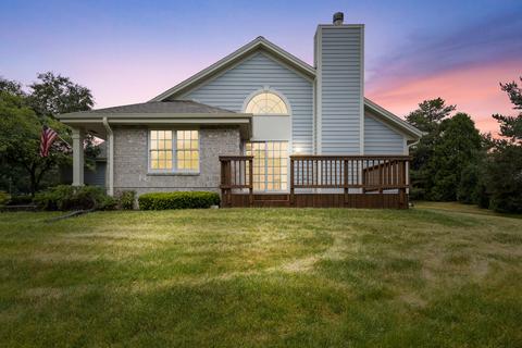 18460 Stonehedge #B, Brookfield, WI 53045