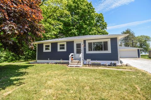 7143 Lakeshore, Racine, WI 53402
