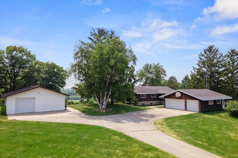w3973 Decora Road, Hubbard, WI 53032