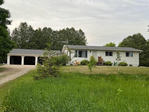 w2350 Lindquist Road, Cecil, WI 54111
