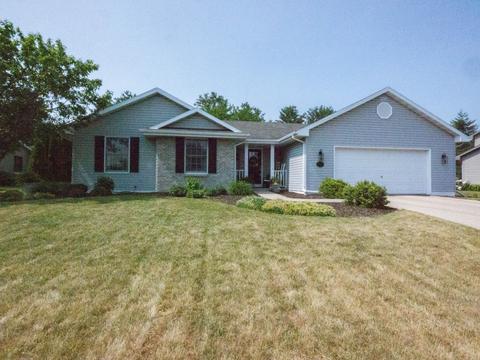 303 Arbor Rdg, Delavan, WI 53115