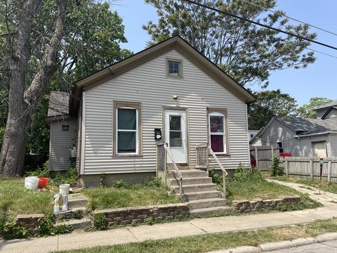 942 Wilson, Racine, WI 53404