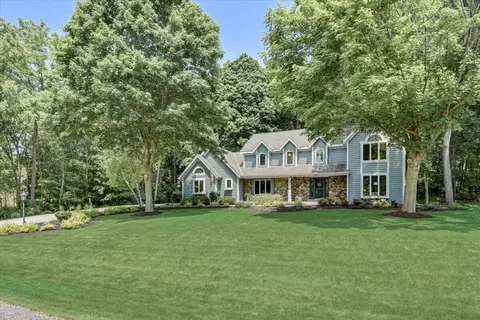 n74w22376 Alta Vis, Lisbon, WI 53089