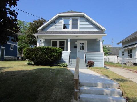 1306 S 14th, Manitowoc, WI 54220