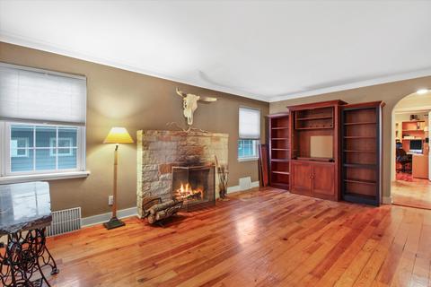 1111 S 120th, West Allis, WI 53214