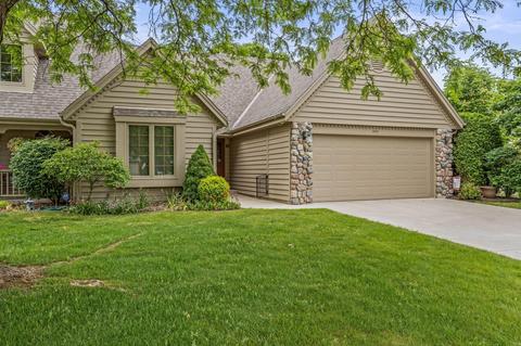 18910 Stonehedge #D, Brookfield, WI 53045