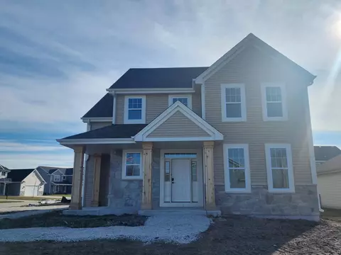 10005 Prairie Xing, Franksville, WI 53126