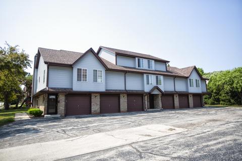 2035 S 102nd #E, West Allis, WI 53227