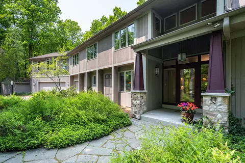 4410 W Heidel, Mequon, WI 53092