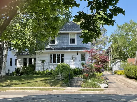 944 Lincoln, Manitowoc, WI 54220