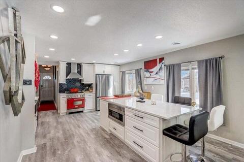 3308 W Cold Spg, Greenfield, WI 53221