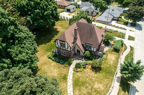301 Windsor, Waukesha, WI 53186