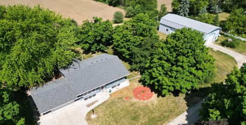 w225s10525 Big Bnd, Big Bend, WI 53103