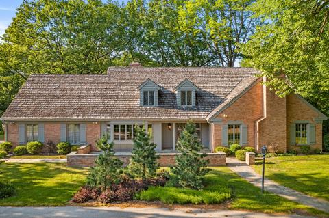 7123 N Barnett, Fox Point, WI 53217