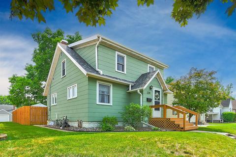 2214 Jackson, La Crosse, WI 54601